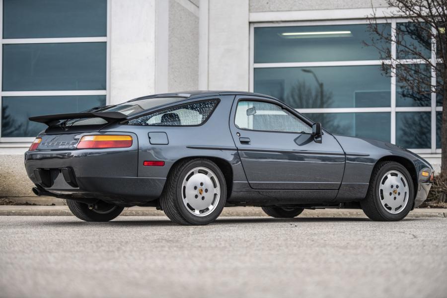  Porsche 928 S4 1988 года  (фото 27 из 70)